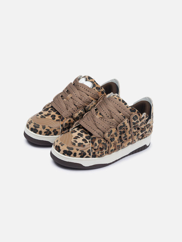 Fvshya Starry Climb Leopard Graphic Applique Skate Shoes